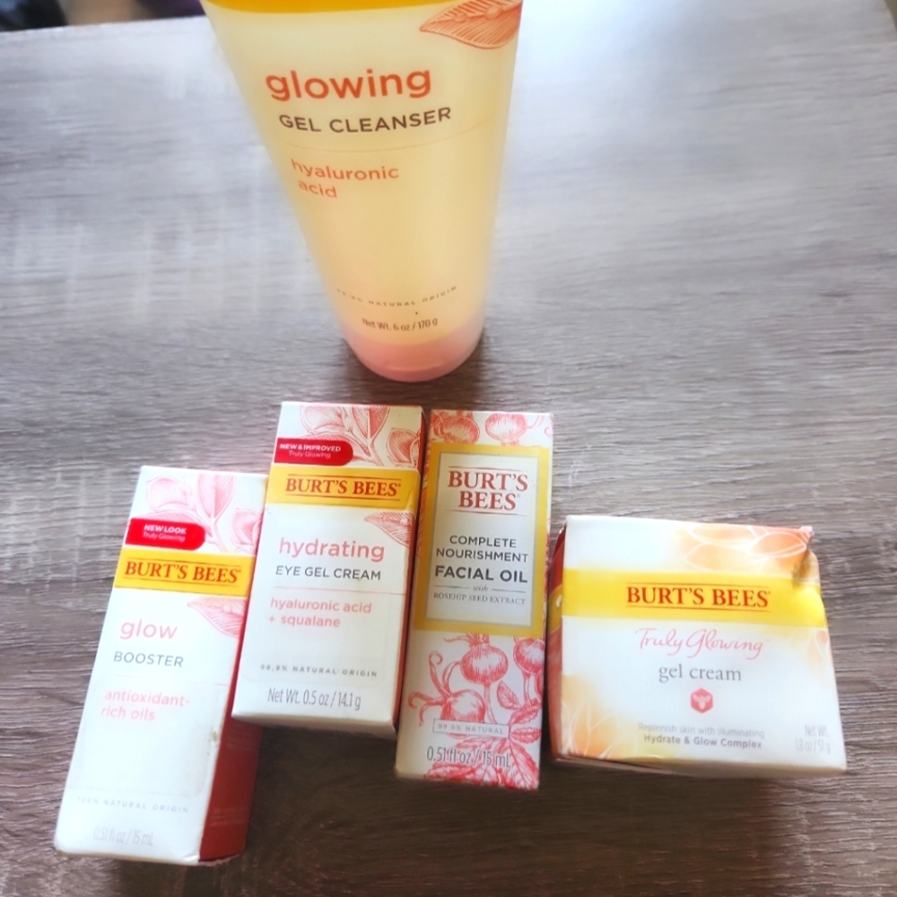 Burt's Bees Truly Glowing Set of 5 UNOPENED